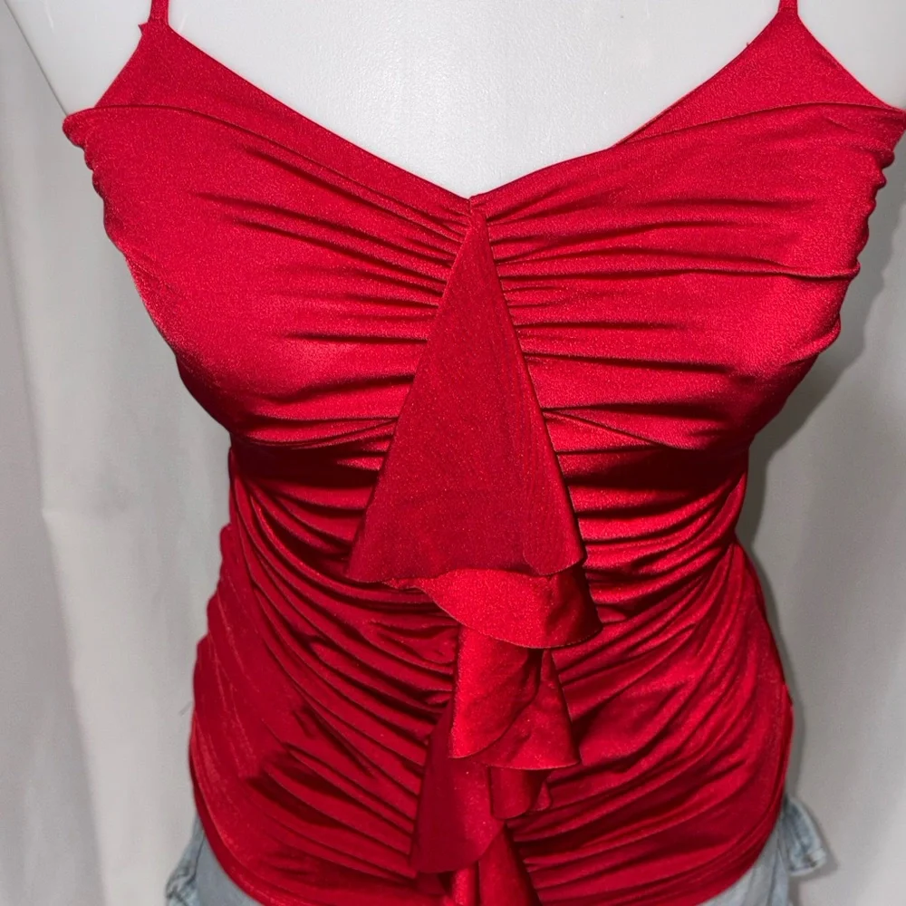 Red Ruched Ruffle Cami Top - Women - Picture 3 of 7